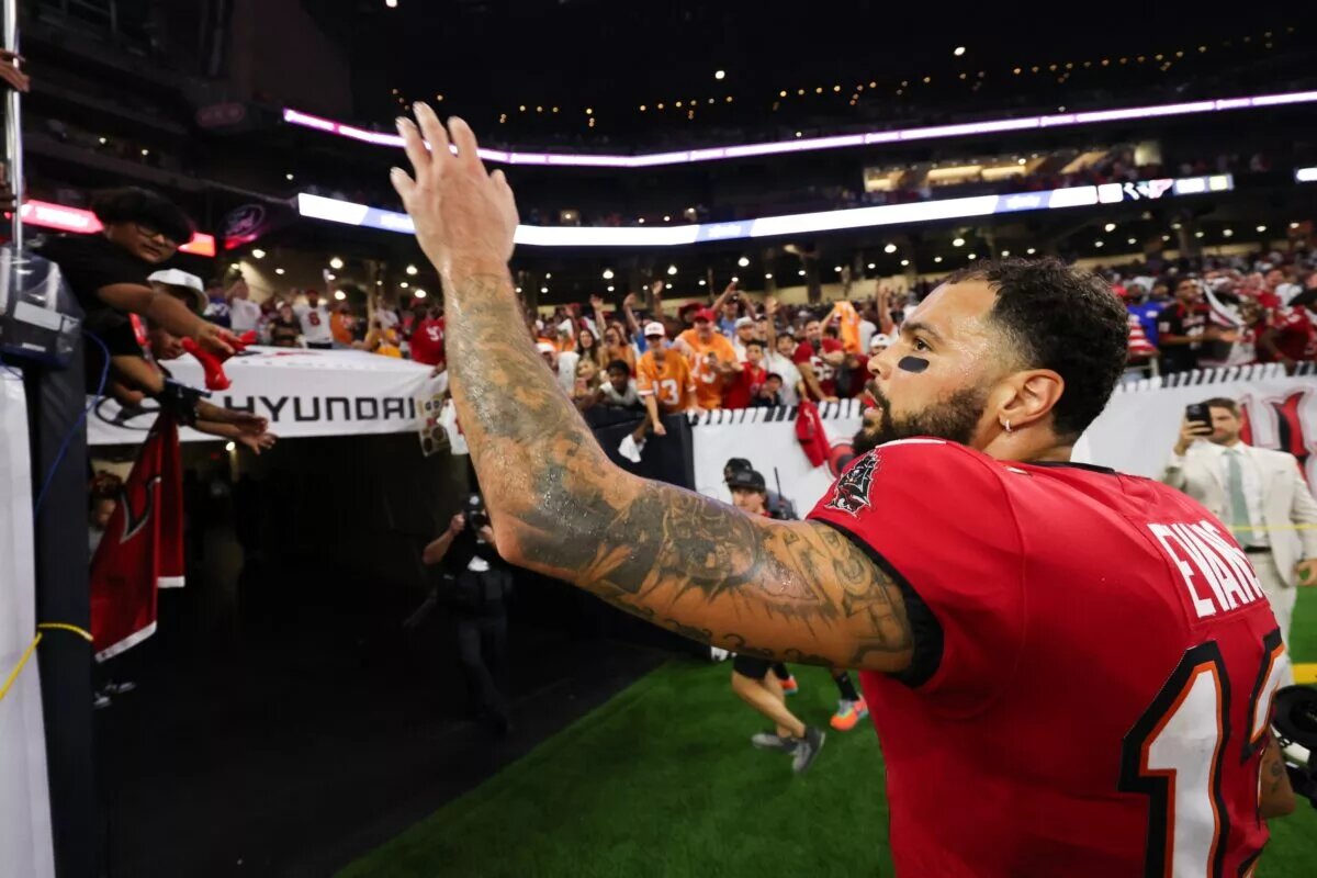 Mike Evans Retirement