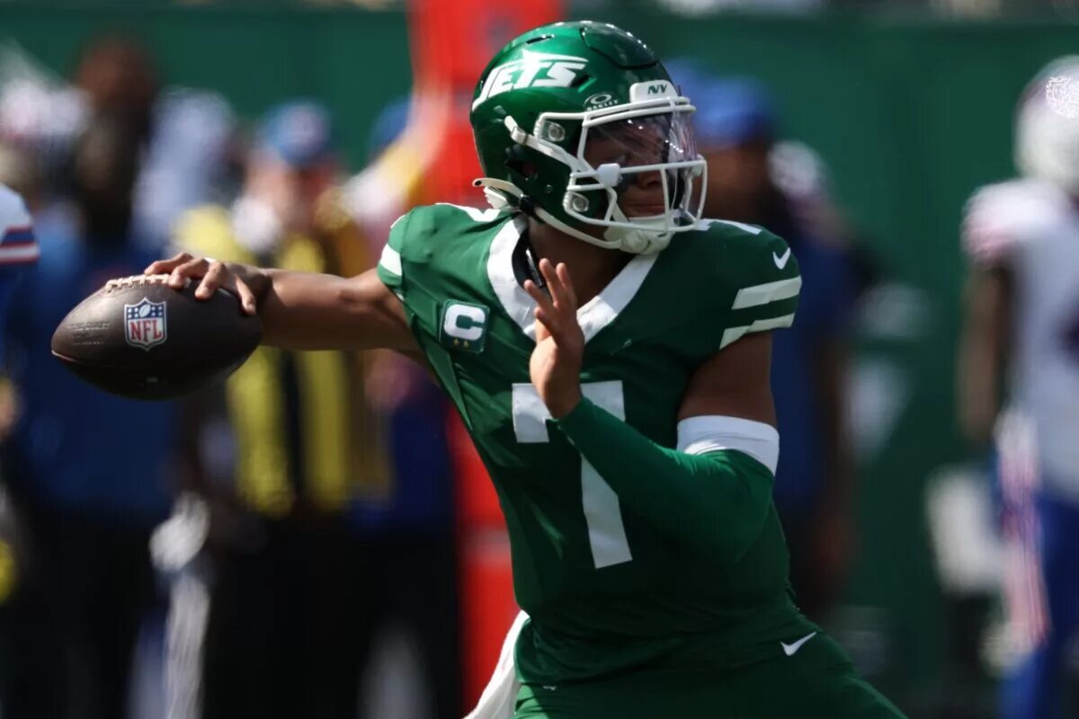 Justin Fields, quarterback, New York Jets