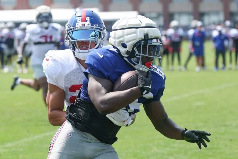 giants trade devin singletary
