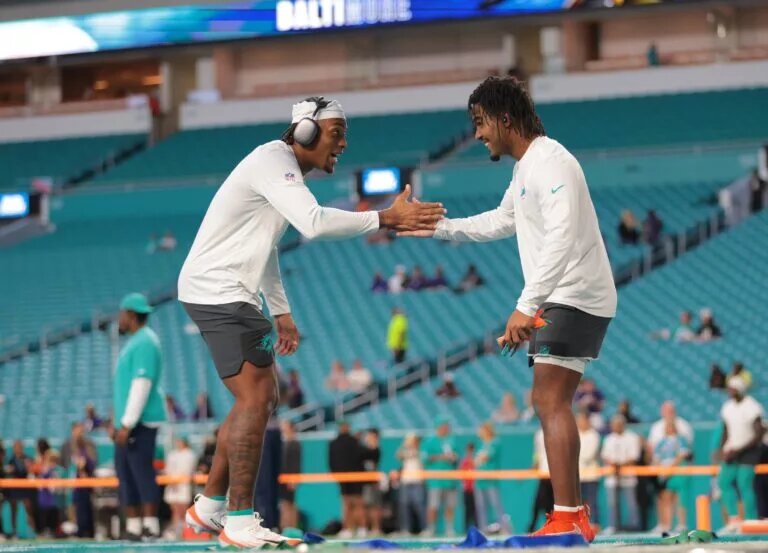 dolphins jaylen waddle trade