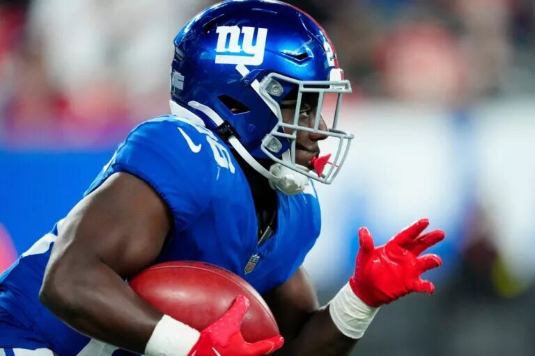 patriots devin singletary trade