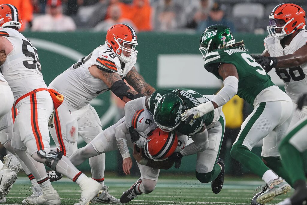 Browns Outplay the Jets Everywhere Except Special Teams and Quarterback — and Lose Anyway