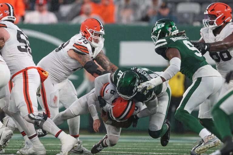 Browns Outplay the Jets Everywhere Except Special Teams and Quarterback — and Lose Anyway
