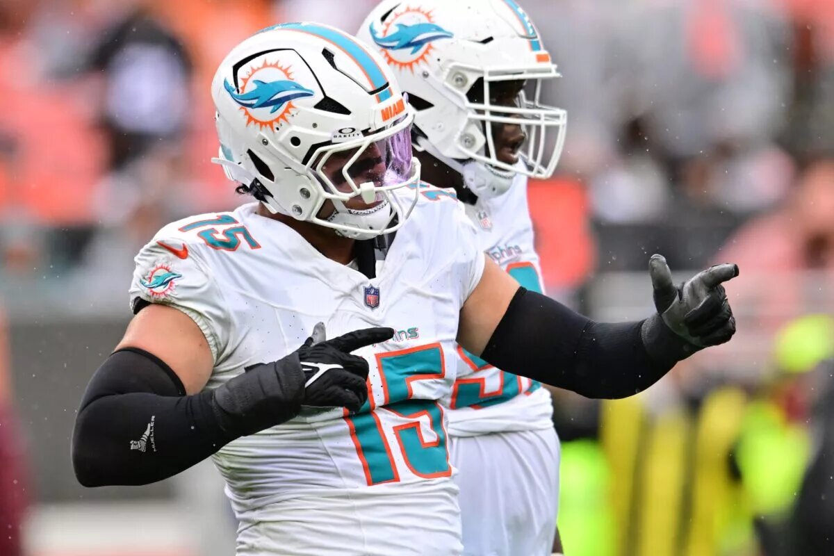 Jaelan Phillips Traded to Eagles in Blockbuster Trade