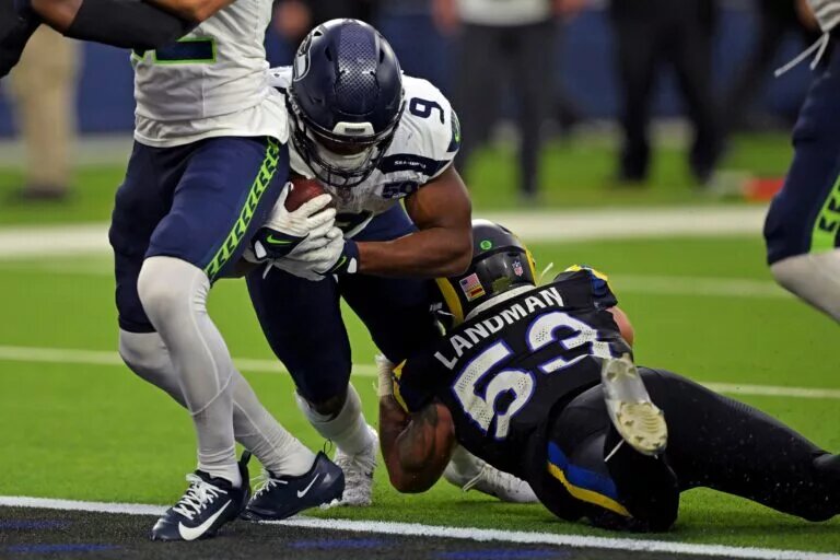 Kenneth Walker Injury