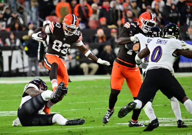 free agent travis jones