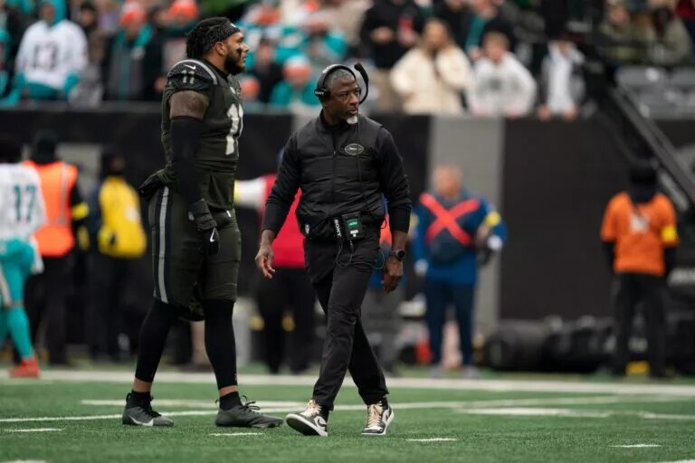Jets Succumb to Dolphins, Extending Playoff Drought to 15 Years