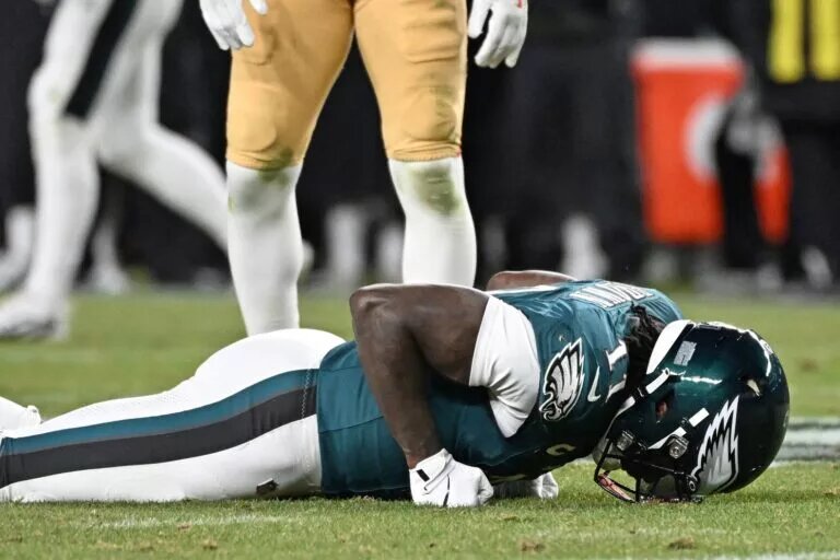 aj brown requested trade