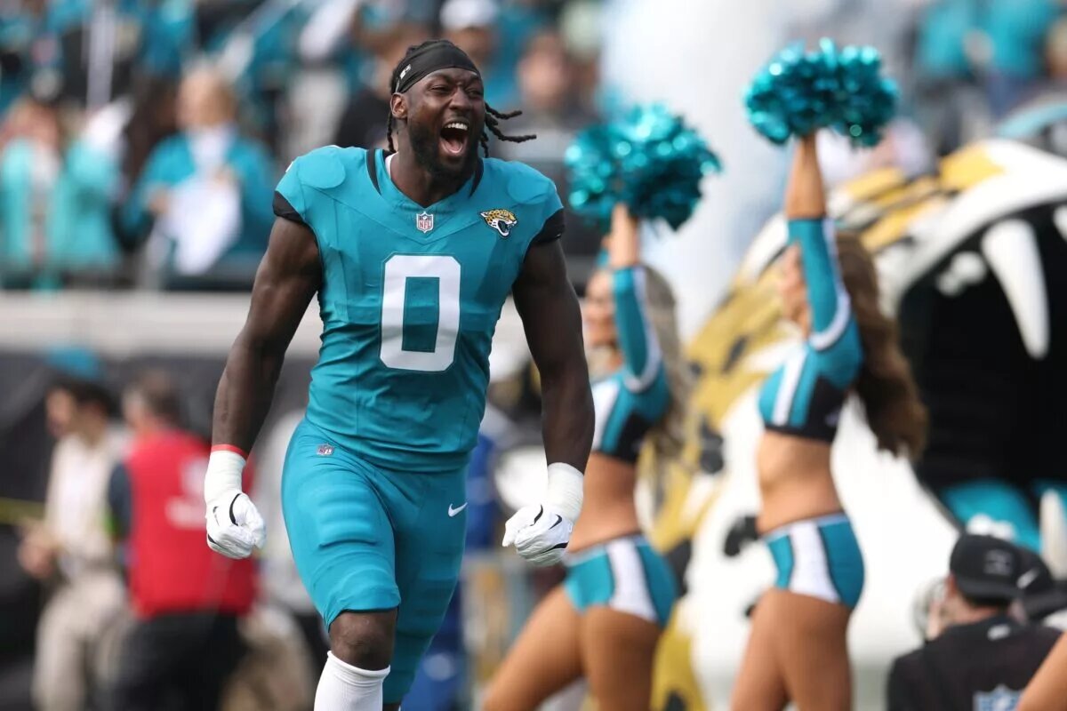 Devin Lloyd Breakout Linebacker on the Rise Signs Contract