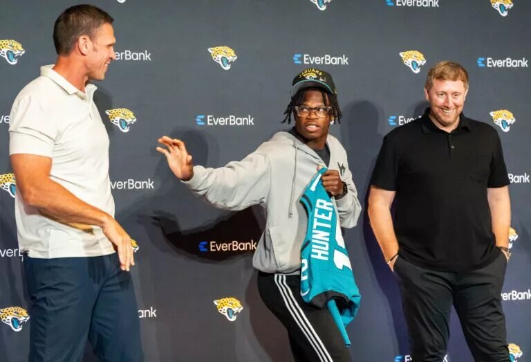 Travis Hunter Usage