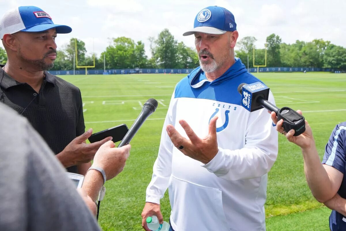 Tennessee Titans hire Colts' Gus Bradley as defensive coordinator