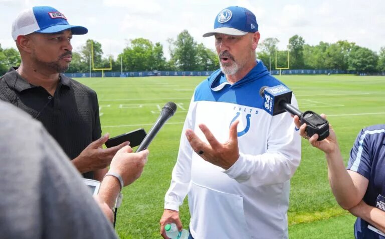 Tennessee Titans hire Colts' Gus Bradley as defensive coordinator