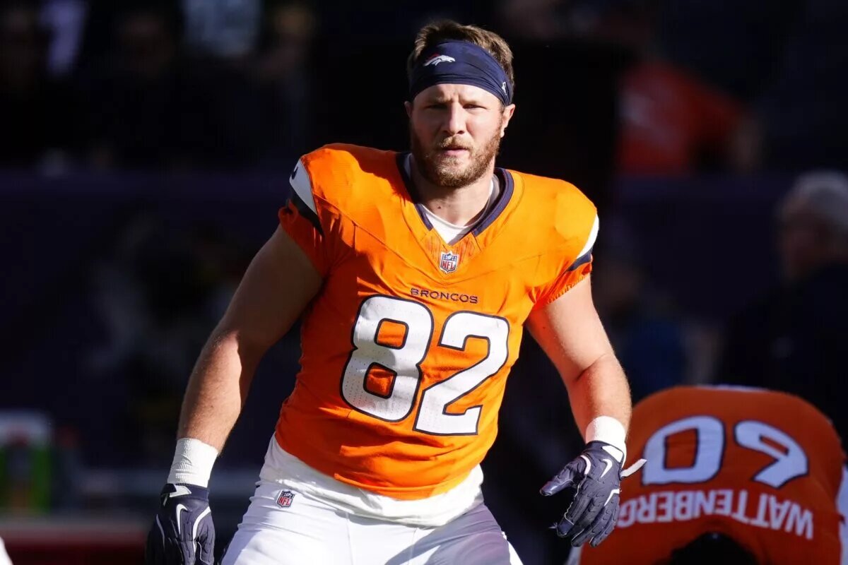 Broncos Re-Sign Three Players To New Contracts