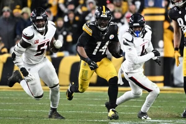 Running Back Kenneth Gainwell Could Be The X-Factor For Tampa Bay’s Offense