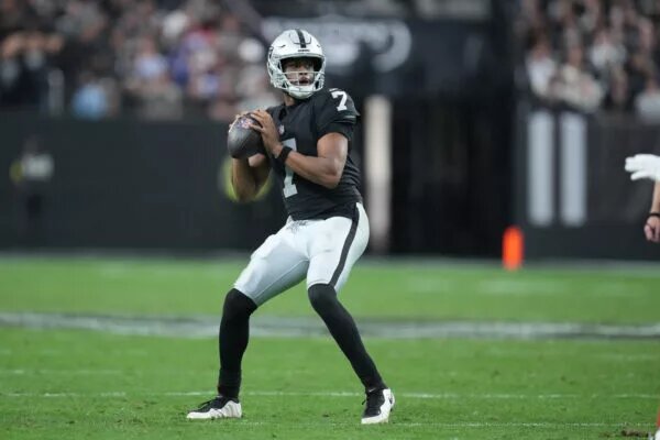 A Cheap Reunion: The Cap Implications of the Geno Smith Trade