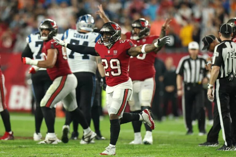 Detroit Lions sign Tampa Bay 2026 free agent DB Christian Izien