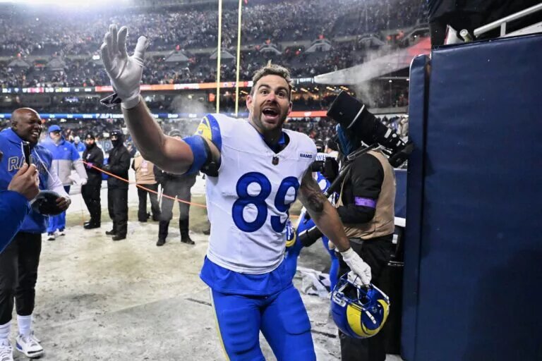 tyler higbee contract