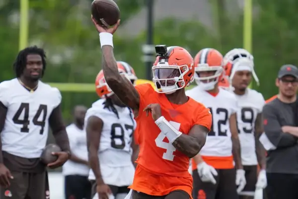 Deshaun Watson Leads Shedeur Sanders In Browns QB Battle
