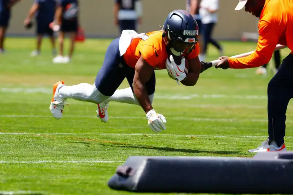 Phillip Lindsay Shares His Thoughts On Two Key Broncos Offensive Players