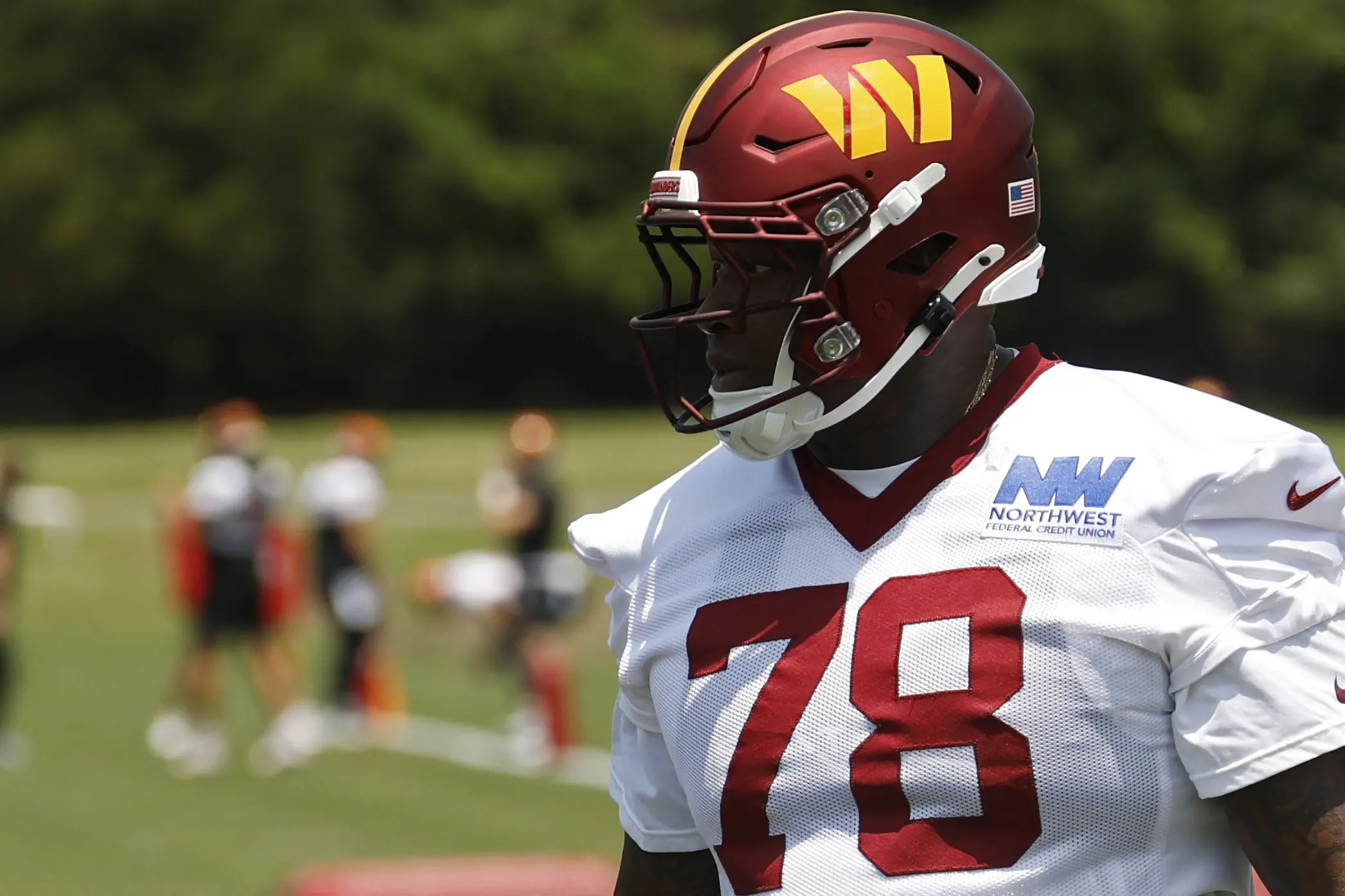 nfc east offensive lineman
