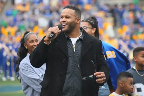 Should Aaron Donald Return to the Los Angeles Rams Later This Season?