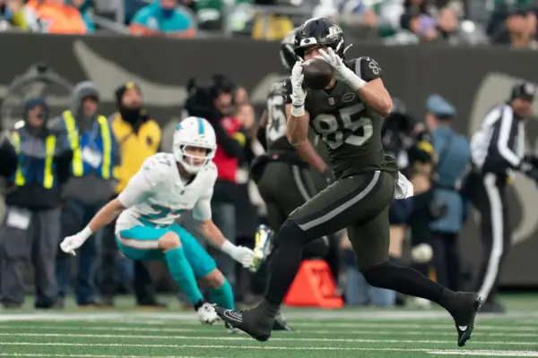 Standout Jets Tight End Still Key Piece With Kenyon Sadiq