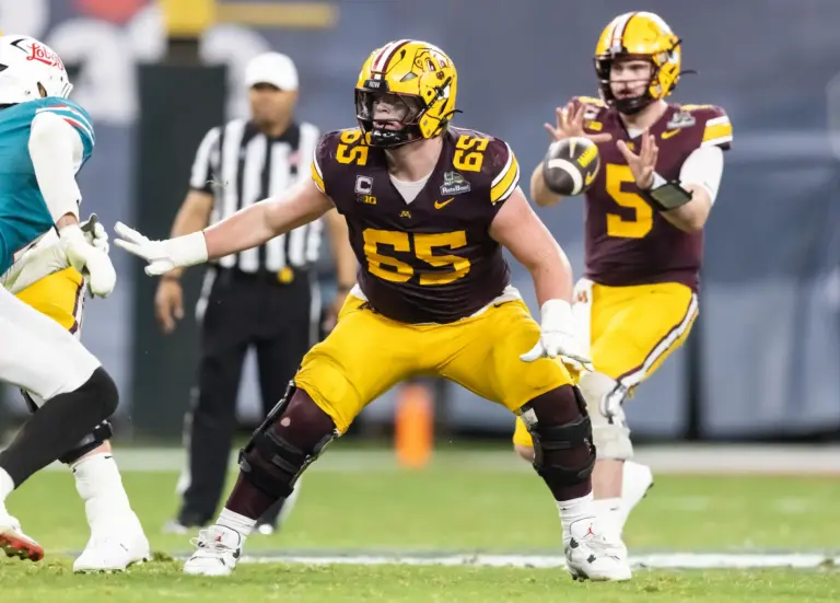 Greg Johnson, offensive lineman, Minnesota Gophers Greg Johnson 2027 NFL Draft