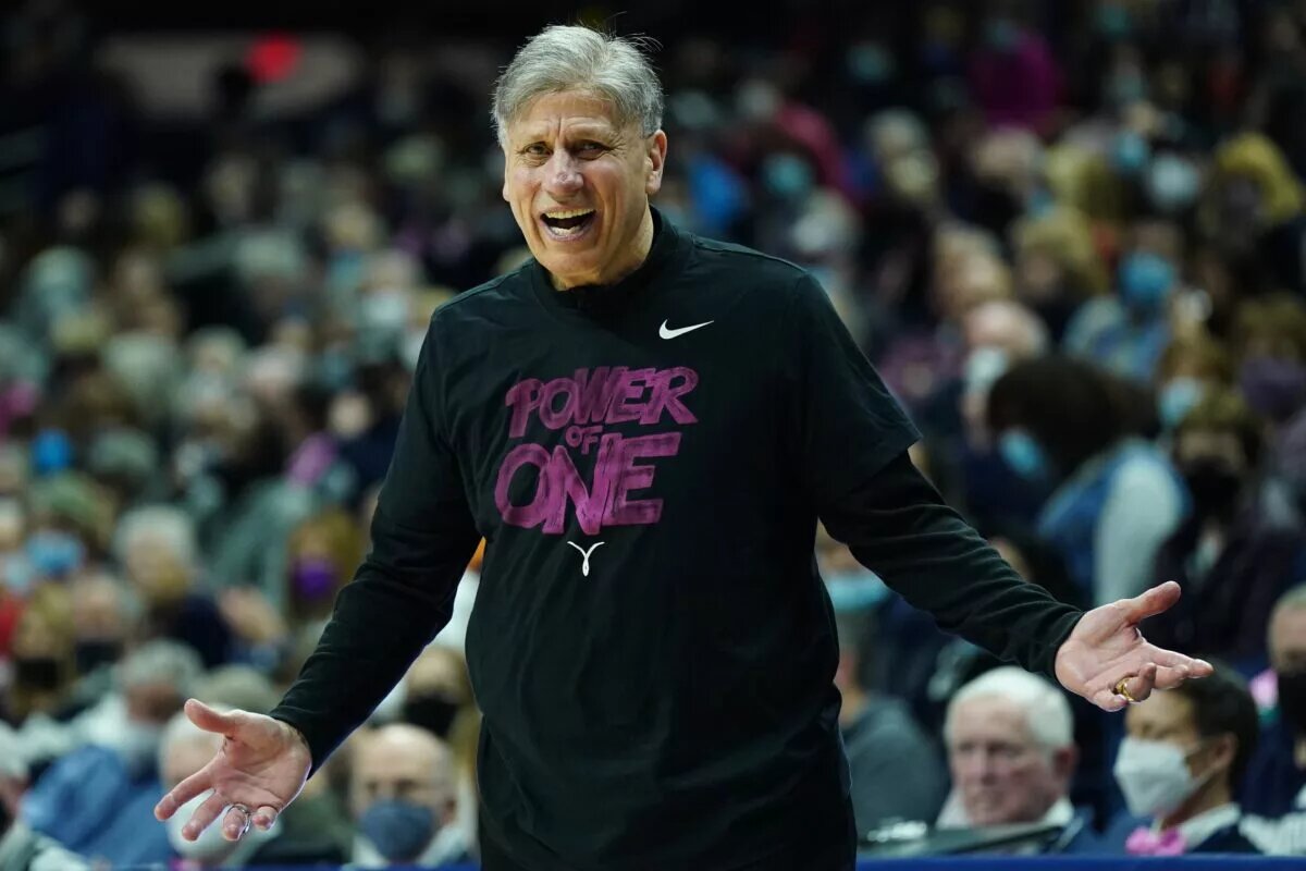 DePaul coach Doug Bruno