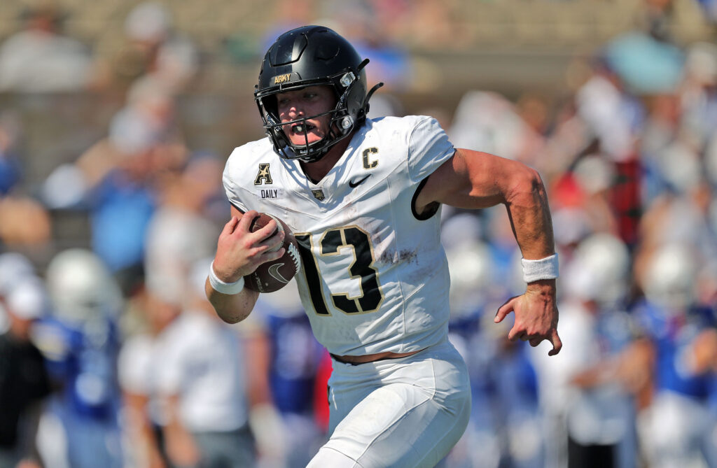 Yards And Stripes: Army, Navy Stay Unlemished