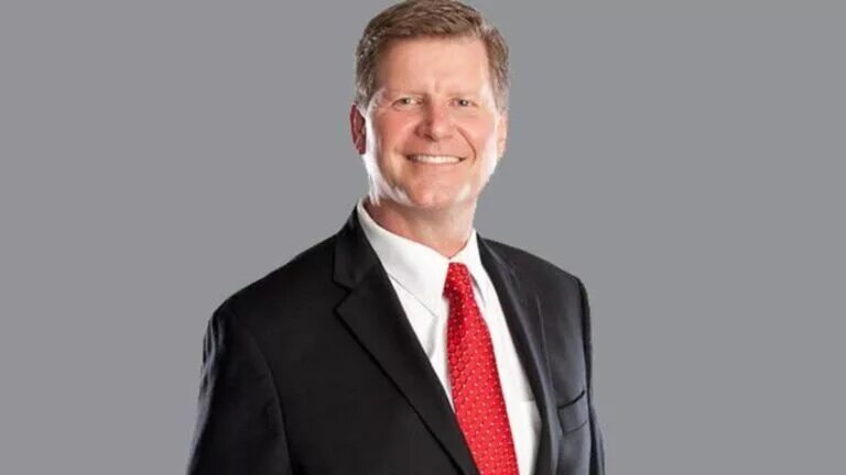 John Laurinaitis Returns to Monday Night Raw