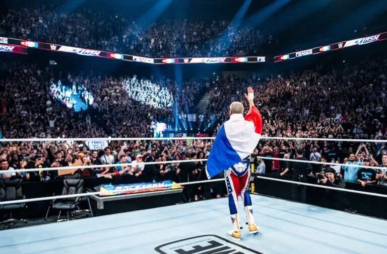 A photo of the WWE Backlash 2024 crowd in France.