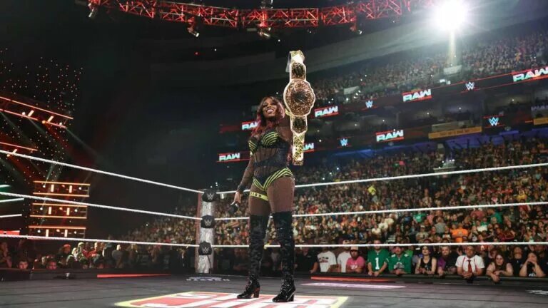 Naomi Relinquished the Women's World Championship on WWE Raw