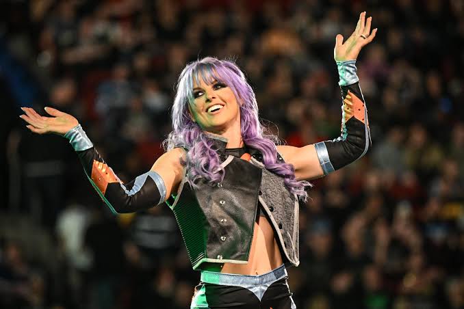 A photo of WWE SmackDown superstar Candice LeRae.