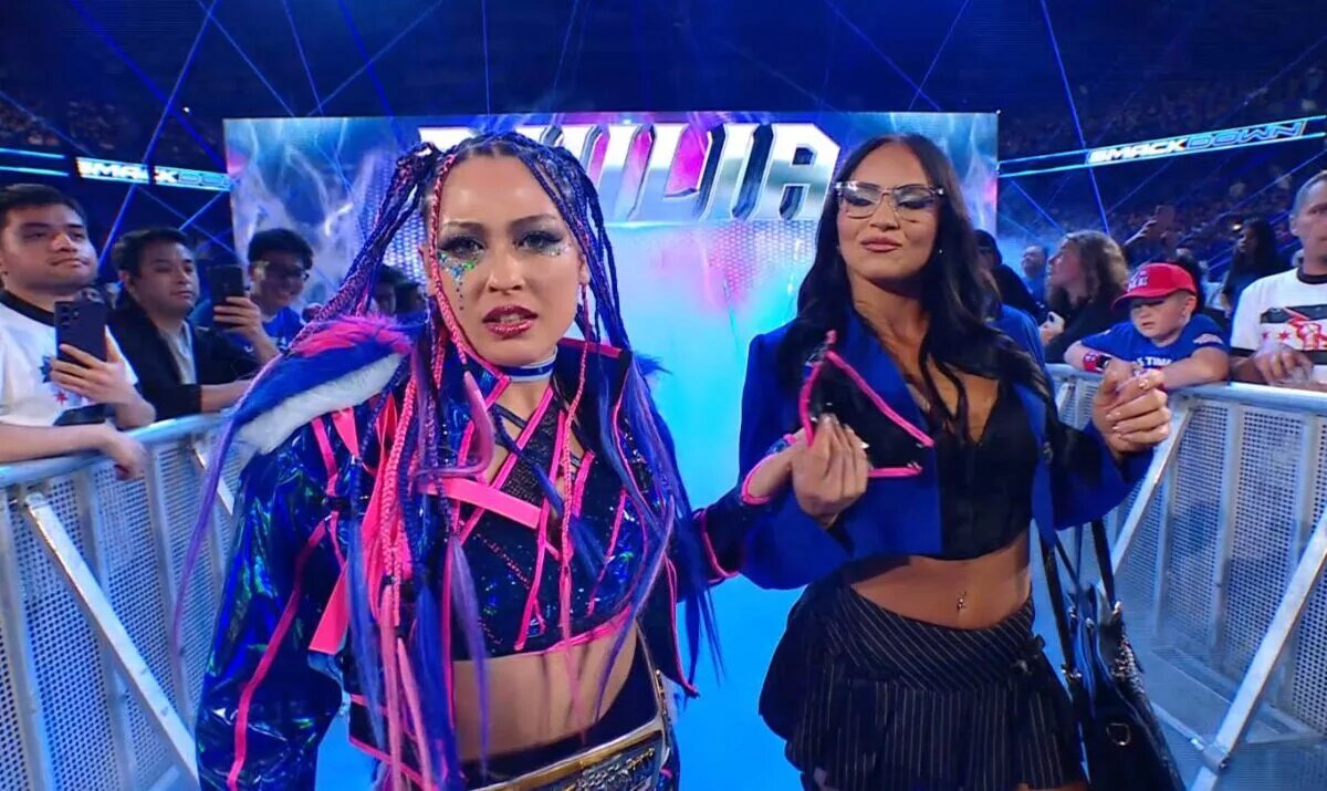 A photo of WWE superstar Kiana James and Giulia.