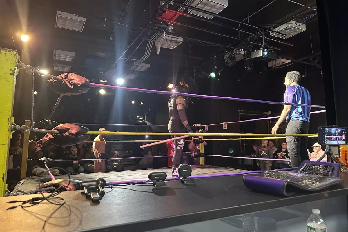 Image of Soultaker in the ring vs. Drew Gulak at SuperNova Wrestling