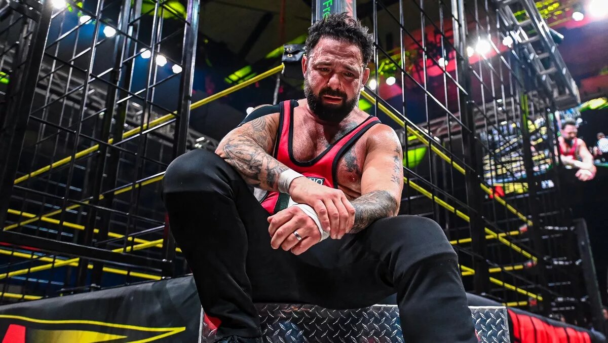 A graphic from theDecember 18 episode of TNA iMPACT. Santino Marella was betrayed by his own daughter Arianna Grace.