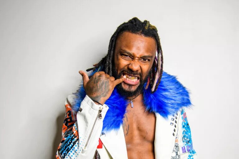 A photo of AEW star Swerve Strickland.