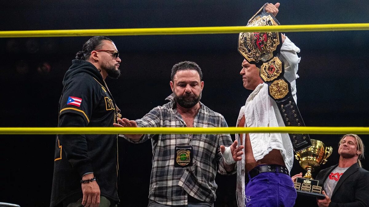 A graphic of the TNA World Championship contract signing between Frankie Kazarian and Mike Santana on the January 8 episode of TNA iMPACT