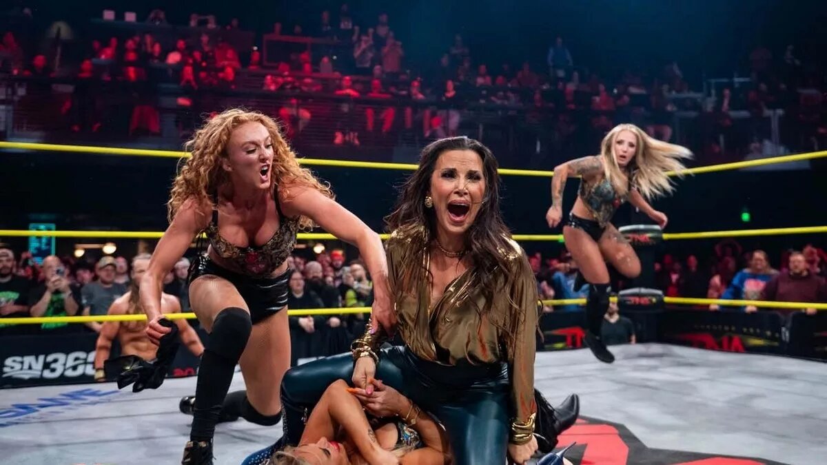 Mickie James made her return at TNA No Surrender
