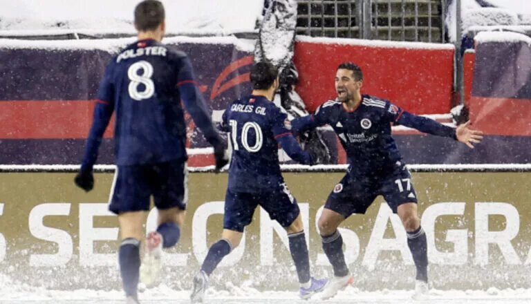 New England Revolution Pumas MX