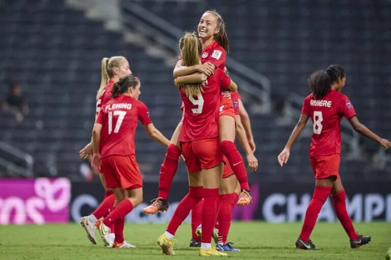 Julia Grosso celebrates her goal with CanWNT teammates at Estadio BBVA