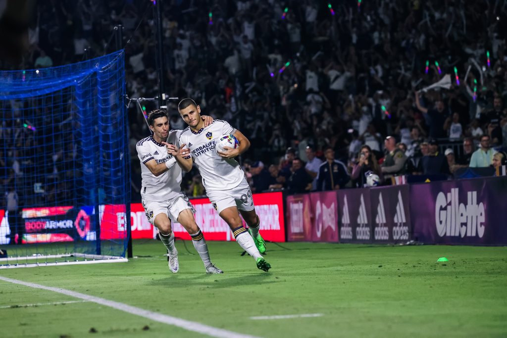 Chicharito Late Game-Winning Goal Rescues LA Galaxy 