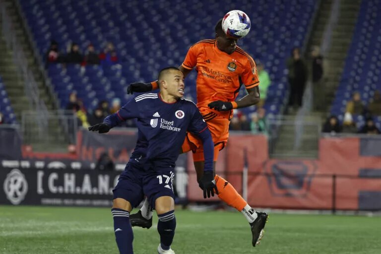 Bobby Wood in action vs the Houston Dynamo