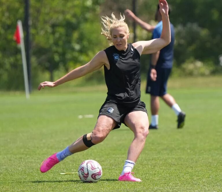 Syndication: The Record of Allie Long Training in Whippany, NJ