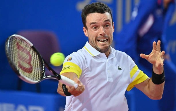 Roberto Bautista Agut in action at the ATP Montpellier Open.