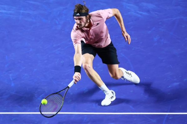 Stefanos Tsitsipas in action at the ATP Acapulco Open.
