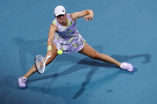 Iga Swiatek in action at the WTA Miami Open.
