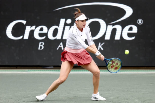 Belinda Bencic in action at the WTA Charleston Open.