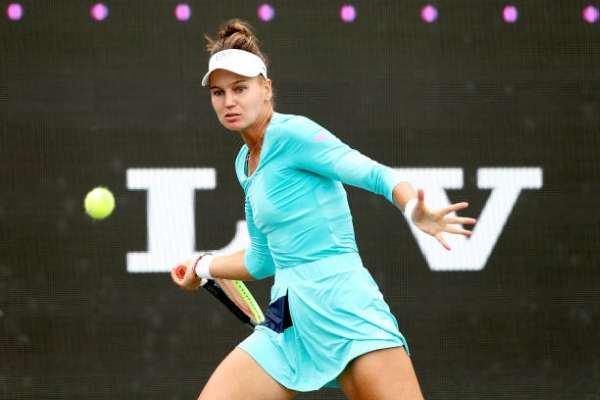 2021 WTA Charleston Open champion Veronika Kudermetova in action.