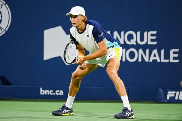 Emil Ruusuvuori in action ahead of the ATP Tel Aviv Open.